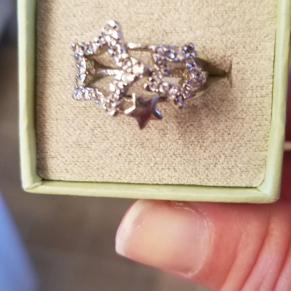 A beautiful 3 star ring sterling silver